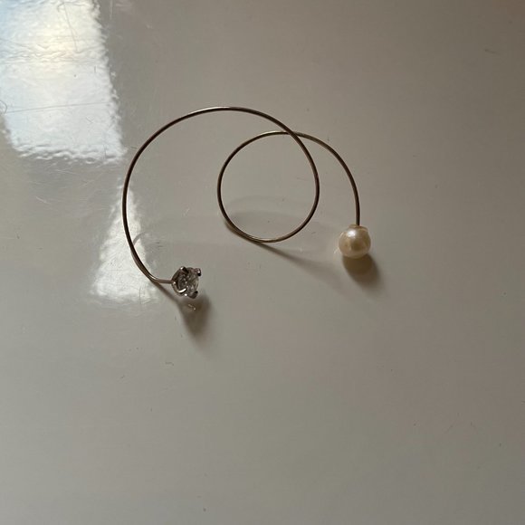 E.M. twisted pearl earring - Picture 2 of 2